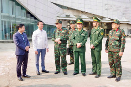 Đoàn cán bộ, học viên Học viện Quốc phòng nghiên cứu thực tế tại Cửa khẩu quốc tế Cầu Treo