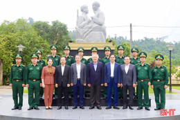Phó Thủ tướng Thường trực Chính phủ thăm, tặng quà các đơn vị, địa phương vùng biên giới Hà Tĩnh