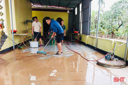 Các xã hạ du hồ Kẻ Gỗ khẩn trương dọn dẹp, khắc phục hậu quả lũ lụt