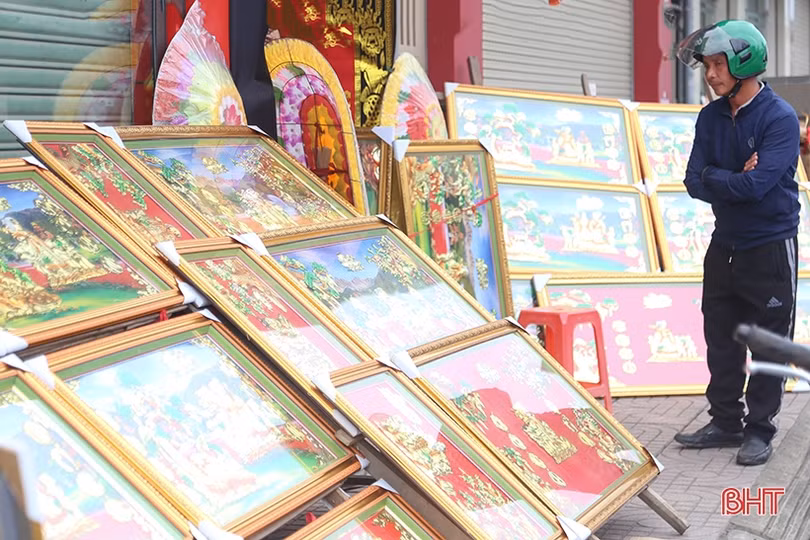 Sôi động thị trường tranh, trướng mừng thọ đầu xuân