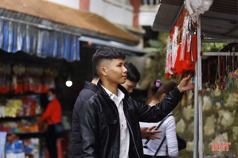 Chùa Hương Tích - Hà Tĩnh rộn ràng mùa trẩy hội