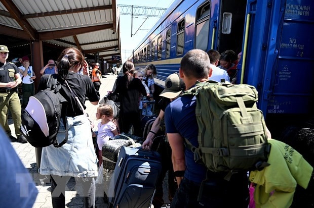 EU thông qua gói viện trợ quân sự 500 triệu euro cho Ukraine hình ảnh 1 EU thông qua gói viện trợ quân sự 500 triệu euro cho Ukraine