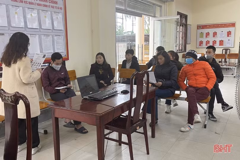 Công an Hà Tĩnh nỗ lực cấp CCCD, định danh điện tử cho người dân