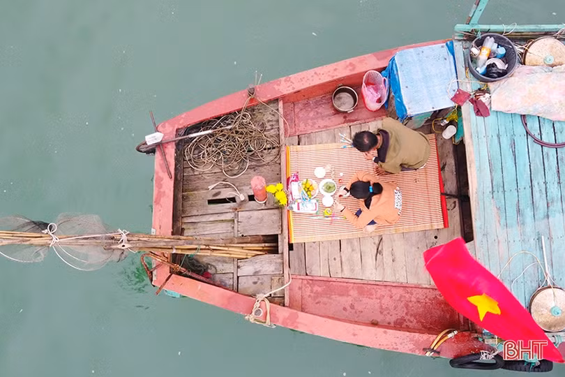 Ngư dân Cẩm Xuyên làm lễ “mở biển”, xuất hành lấy may đầu năm