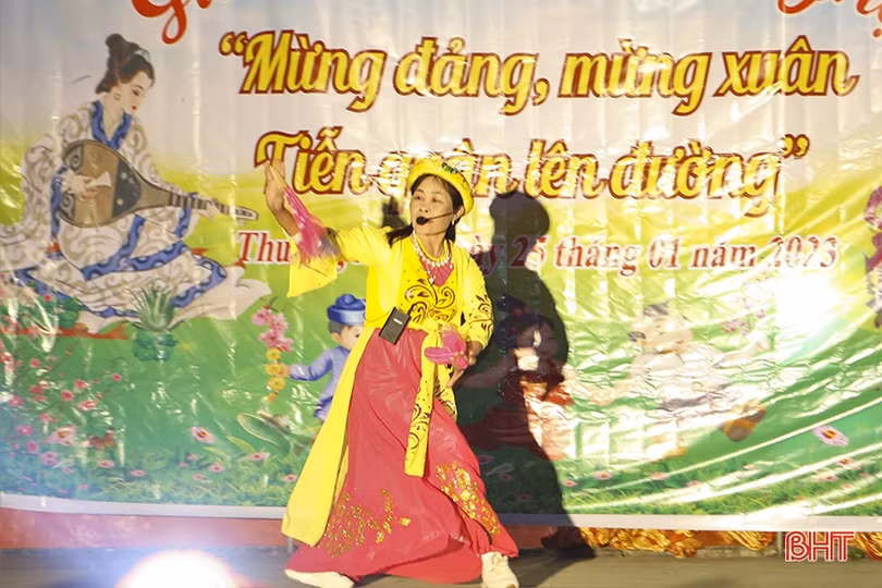 Về Hà Tĩnh nghe hát trò Kiều khai hội đầu xuân