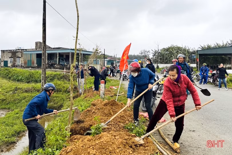 Sôi nổi ra quân trồng cây đầu xuân tại các địa phương, đơn vị ở Hà Tĩnh