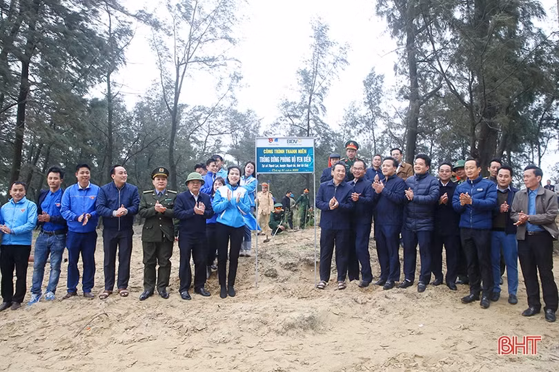 Bí thư Tỉnh ủy cùng ĐVTN Hà Tĩnh hưởng ứng tết trồng cây