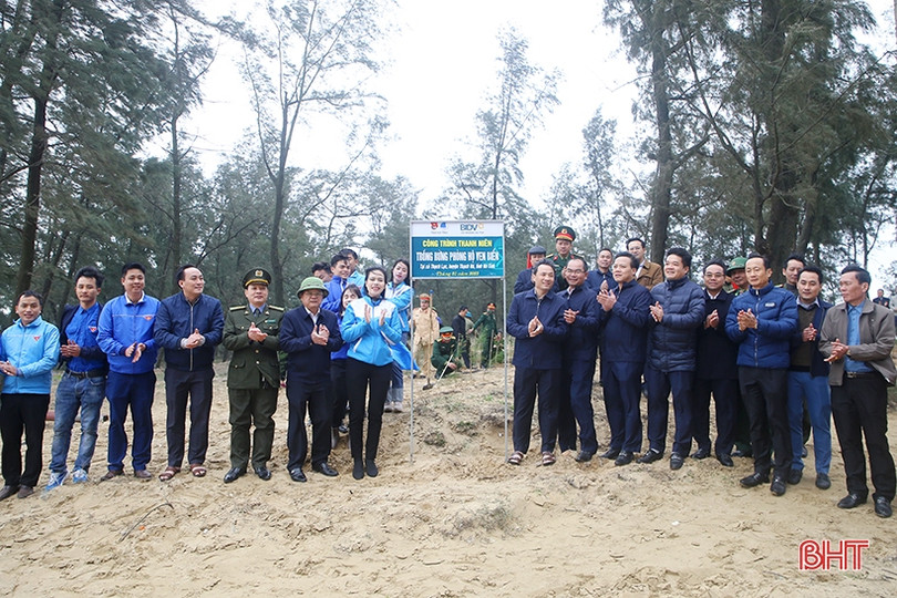 Bí thư Tỉnh ủy cùng ĐVTN Hà Tĩnh hưởng ứng tết trồng cây