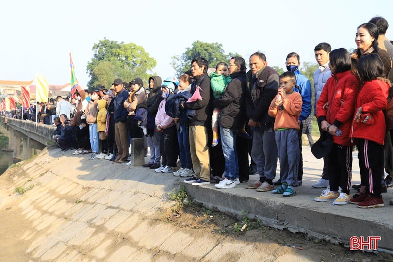 30 đội tranh tài tại lễ hội đua thuyền truyền thống trên sông Ngàn Phố