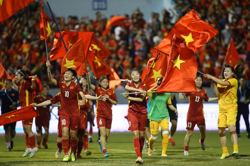 Tuyển nữ Việt Nam mở đường World Cup, chờ cú hích bóng đá nam