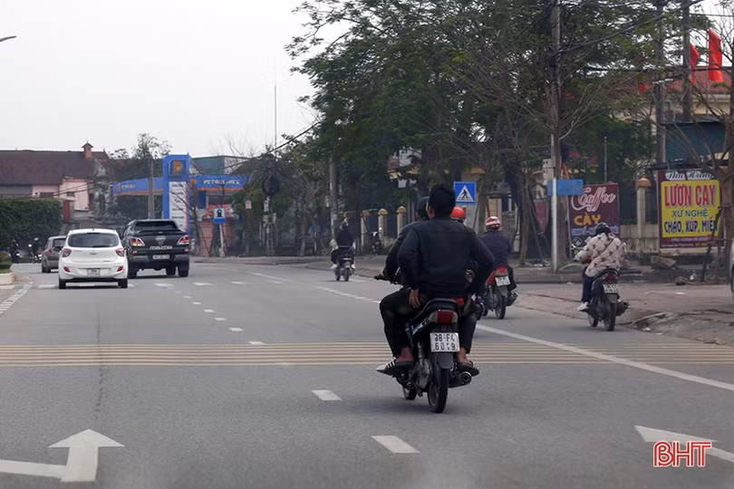 Hà Tĩnh: Nhan nhản tình trạng đầu trần vi vu du xuân