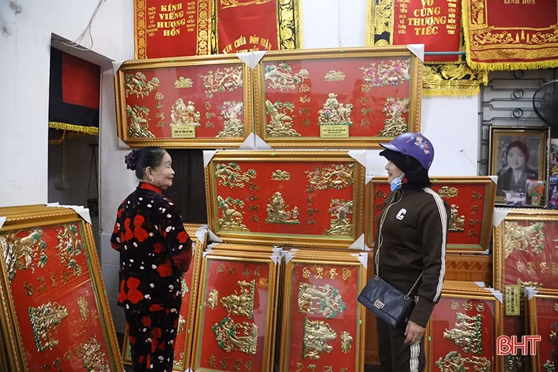 Sôi động thị trường tranh, trướng mừng thọ đầu xuân