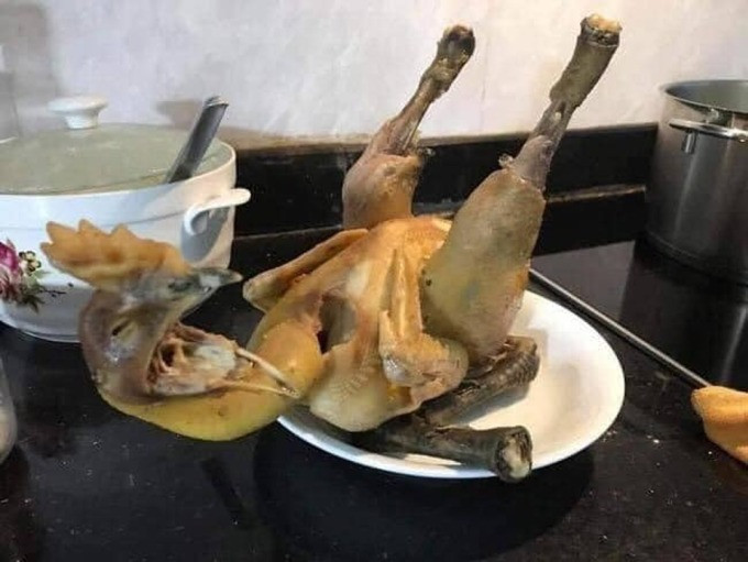 Tuyệt tác của “hội gái đảm” khi vào bếp luộc gà