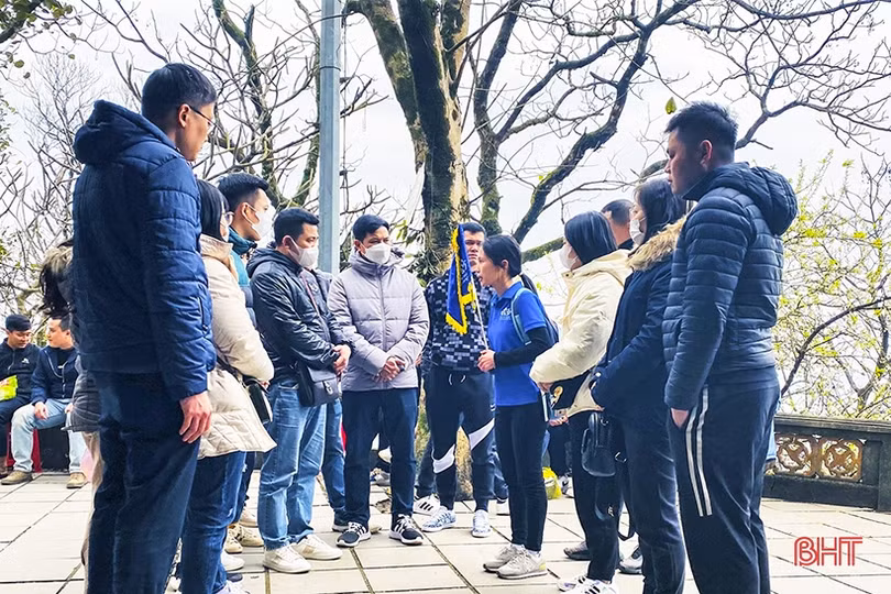 Hàng nghìn lượt khách “mở hàng” du lịch Hà Tĩnh đầu xuân Quý Mão 2023