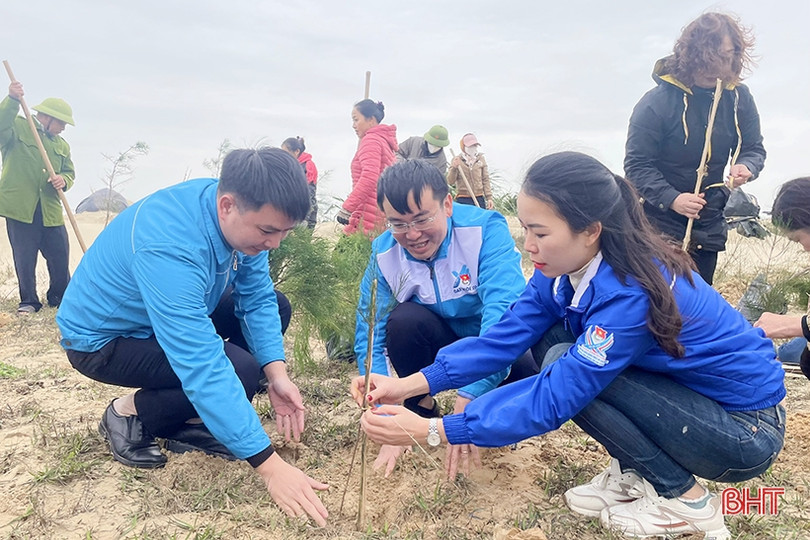 Bí thư Tỉnh ủy cùng ĐVTN Hà Tĩnh hưởng ứng tết trồng cây