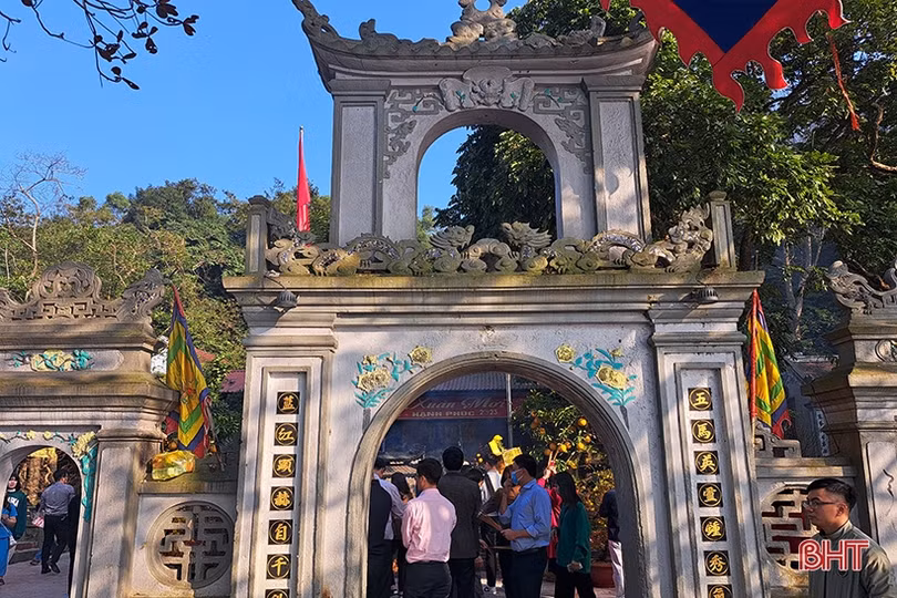 Về Hà Tĩnh trẩy hội mùa xuân