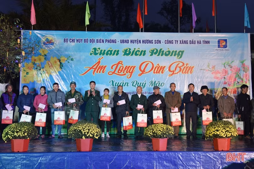 Biên cương Hà Tĩnh đón xuân trong bình yên