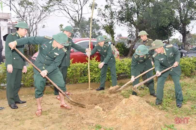 Sôi nổi ra quân trồng cây đầu xuân tại các địa phương, đơn vị ở Hà Tĩnh