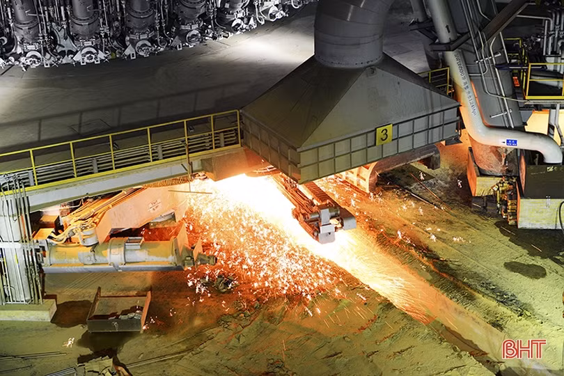 Hà Tĩnh: Sôi động những chuyến hàng thông quan đầu năm