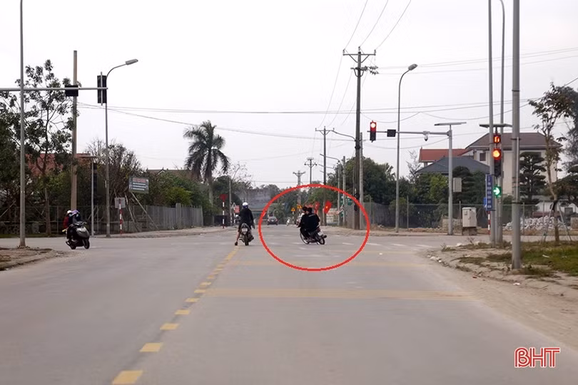 Hà Tĩnh: Nhan nhản tình trạng đầu trần vi vu du xuân