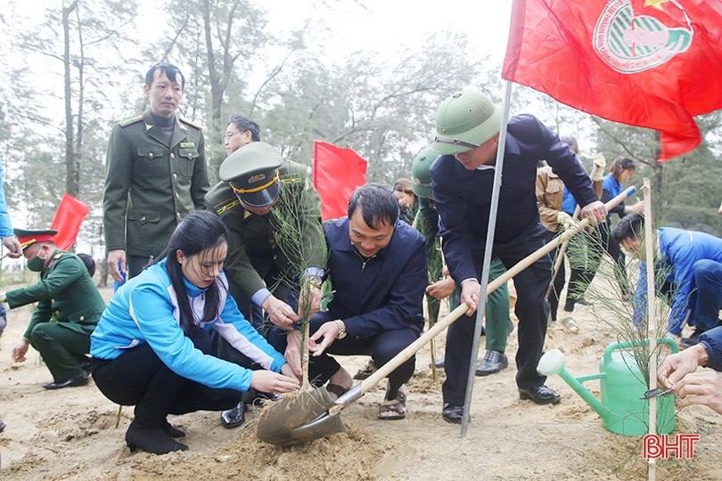 Bí thư Tỉnh ủy cùng ĐVTN Hà Tĩnh hưởng ứng tết trồng cây