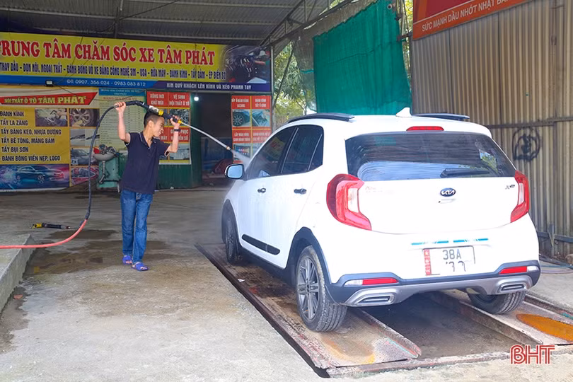 Tiểu thương Hà Tĩnh phấn khởi mở hàng “lấy may” đầu năm