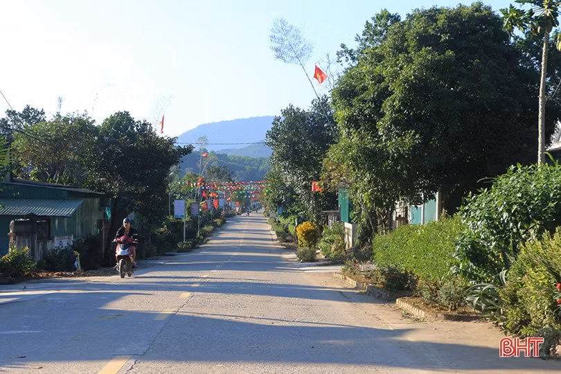 Mùa xuân xanh ở khu dân cư kiểu mẫu miền biên giới Hương Sơn