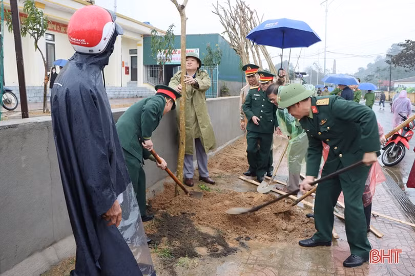 Sôi nổi ra quân trồng cây đầu xuân tại các địa phương, đơn vị ở Hà Tĩnh
