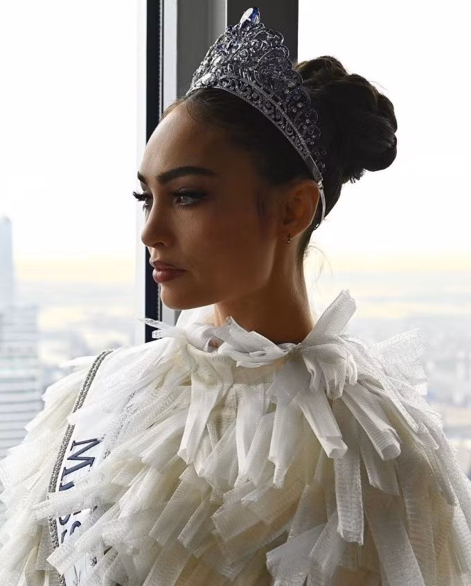 Miss Universe 2022 chuộng đồ làm từ nguyên liệu tái chế