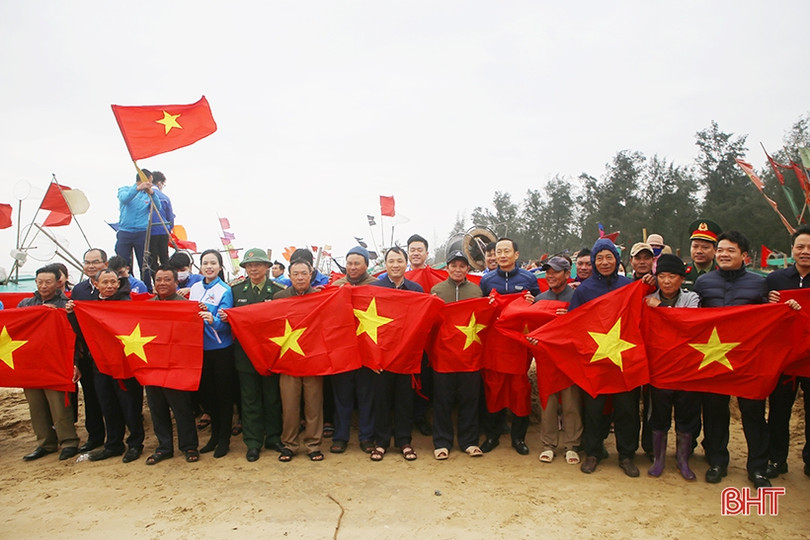 Bí thư Tỉnh ủy cùng ĐVTN Hà Tĩnh hưởng ứng tết trồng cây