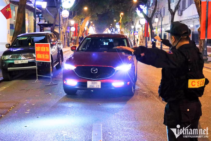 Vì sao nhiều tài xế vi phạm nồng độ cồn không thể xin xỏ?