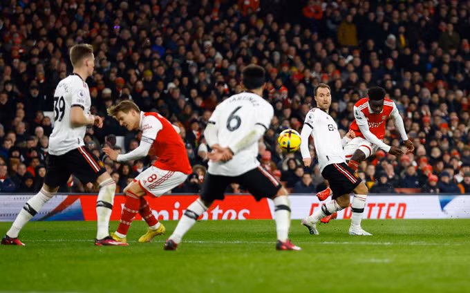 Đánh bại MU ở phút cuối, Arsenal ngạo nghễ giữ đỉnh bảng