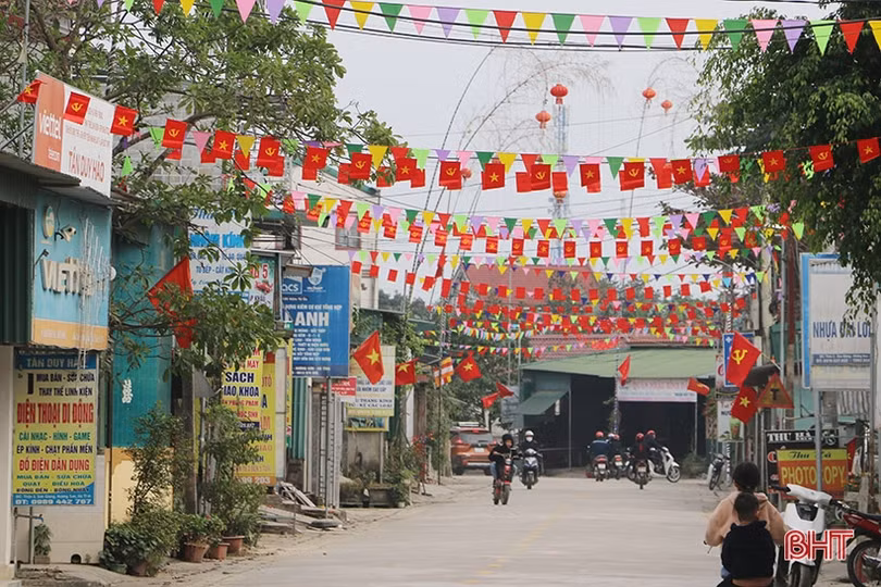 Hương Sơn xây dựng Đảng và hệ thống chính trị vững mạnh để phục vụ Nhân dân tốt hơn