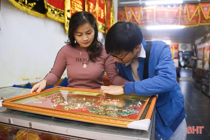 Sôi động thị trường tranh, trướng mừng thọ đầu xuân