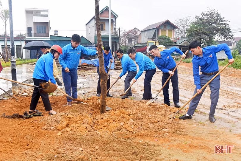 Sôi nổi ra quân trồng cây đầu xuân tại các địa phương, đơn vị ở Hà Tĩnh