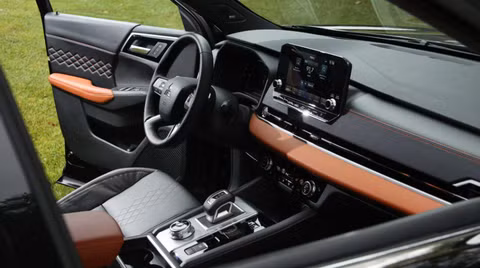 Mitsubishi Outlander 2023 phiên bản đặc biệt có giá từ 41.340 USD