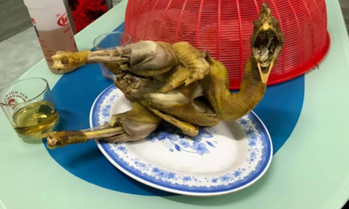 Tuyệt tác của “hội gái đảm” khi vào bếp luộc gà