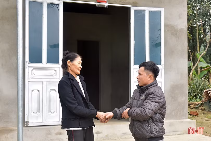 Hơn 200 hộ nghèo, gia đình chính sách ở Hương Khê được đón tết trong nhà đại đoàn kết