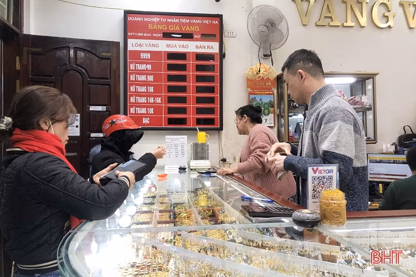 Trước ngày vía Thần tài, giá vàng ở Hà Tĩnh tăng cao