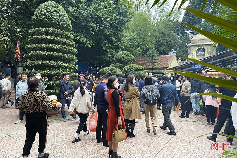 Đền Bà Hải đón gần 60.000 lượt du khách trong những ngày đầu năm mới