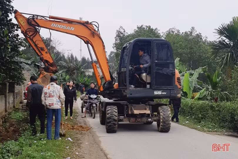 Hà Tĩnh náo nức Tết trồng cây đời đời nhớ ơn Bác Hồ