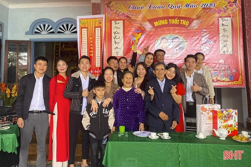 “Mùa xuân như câu hát bắt đầu”