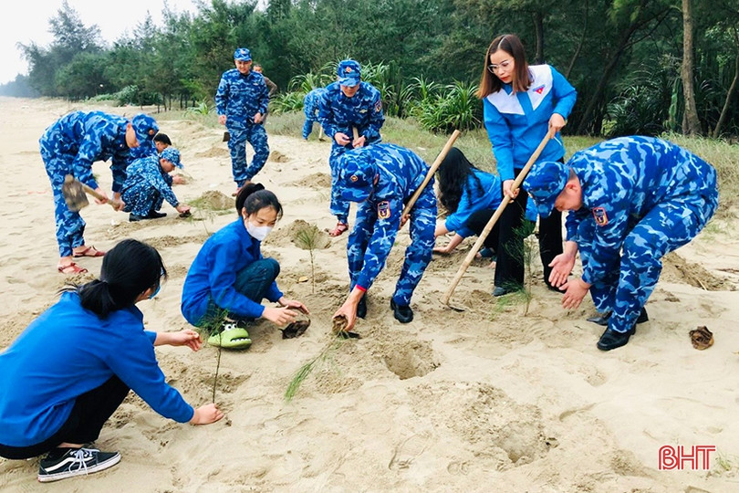 Bí thư Tỉnh ủy cùng ĐVTN Hà Tĩnh hưởng ứng tết trồng cây