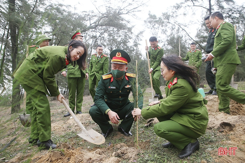 Bí thư Tỉnh ủy cùng ĐVTN Hà Tĩnh hưởng ứng tết trồng cây