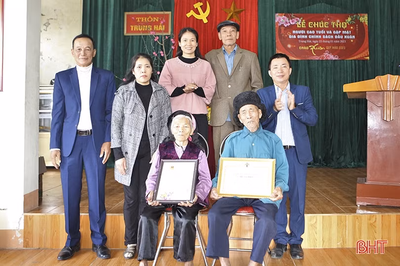 Mừng thọ đầu xuân ở Hà Tĩnh long trọng, văn minh và tiết kiệm