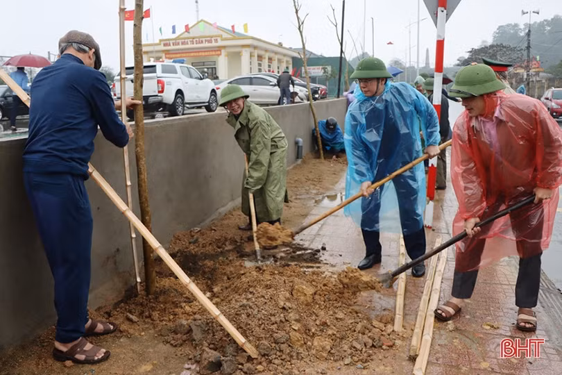 Sôi nổi ra quân trồng cây đầu xuân tại các địa phương, đơn vị ở Hà Tĩnh