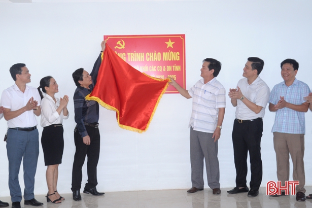 Đại hội Đại biểu Đảng bộ Khối Các cơ quan và doanh nghiệp Hà Tĩnh bầu 27 đồng chí vào Ban Chấp hành nhiệm kỳ mới ảnh 17 Đại hội Đại biểu Đảng bộ Khối Các cơ quan và doanh nghiệp Hà Tĩnh bầu 27 đồng chí vào Ban Chấp hành nhiệm kỳ mới