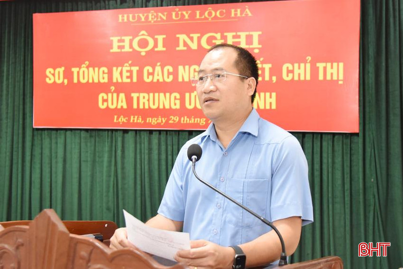 Bí thư Huyện ủy Lộc Hà Nguyễn Thế Hoàn yêu cầu các địa phương, đơn vị, phòng ngành tiếp tục nỗ lực để đưa các nghị quyết của Đảng vào cuộc sống, nhất là tập trung nâng cao năng lực, hiệu quả hoạt động của hệ thống chính trị cơ sở để đáp ứng yêu cầu nhiệm vụ trong tình hình mới. DSC_9075 - Copy.JPG
