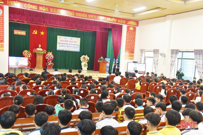 Đồn Biên phòng Hương Quang (Vũ Quang) tổ chức tuyên truyền phổ biến pháp luật kết hợp giáo dục tình yêu, trách nhiệm bảo vệ biên giới cho học sinh tiểu học và THCS trên địa bàn xã Thọ Điền. bqbht_br_dsc-1729-copy.jpg
