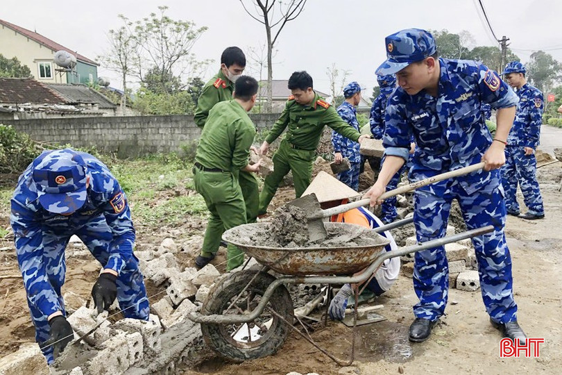 Tuổi trẻ Hải đội 102 tham gia giúp đỡ xã Xuân Phổ nâng cấp các tiêu chí nông thôn mới. 5 - Copy.jpg
